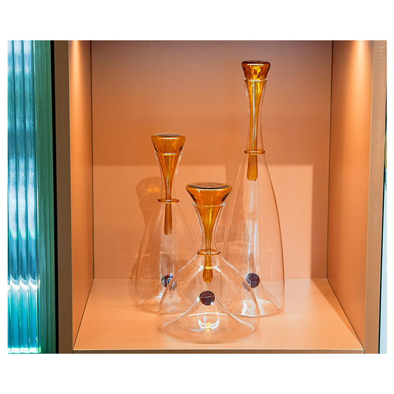قارورة زجاجية عصرية بتصميم بسي - مراجعة Home Bar And Cabinet وسعره